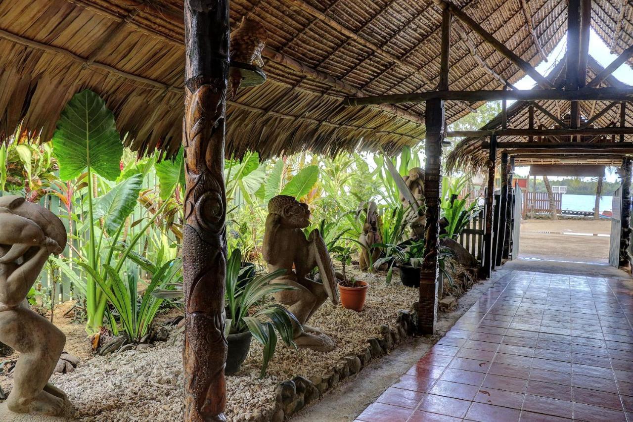 Gizo Hotel Bagian luar foto