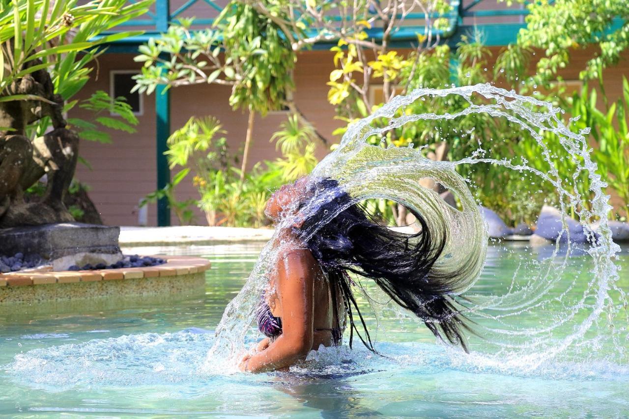 Gizo Hotel Bagian luar foto